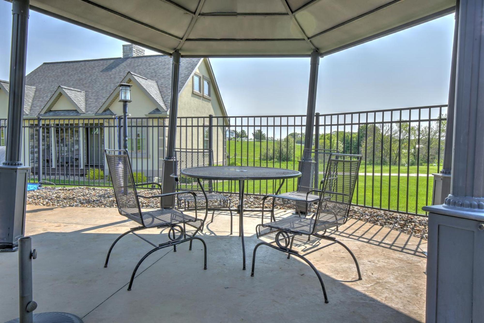 Premier Cottages By Amish Country Lodging Berlin Exterior photo